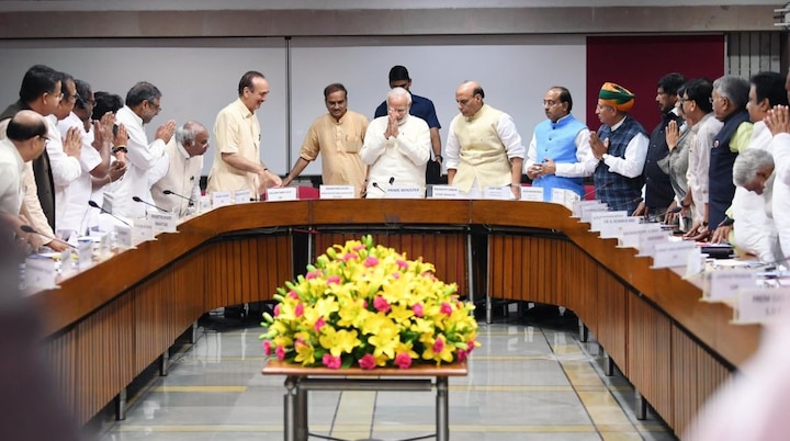 Prime Minister sought cooperation of all parties for running the Parliament session smoothly पीएम मोदी ने संसद सत्र सुचारू रूप से चलाने के लिए सभी दलों का सहयोग मांगा