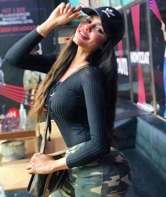 अपनी बोल्डनेस से तहलका मचाने वाली गिजेल एडल्ट कॉमेडी फिल्म 'मस्तीजादे' और 'क्या कूल हैं हम 3' में काम कर चुकी हैं. (तस्वीर-इंस्टाग्राम)