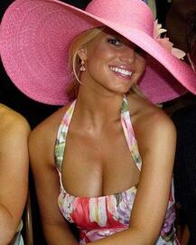 जानिए, कौन है ये हसीना जो खुद के लिए नहीं बल्कि दूसरों के लिए खुद को जवां रख रही है