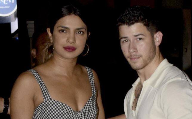 डेटिंग की खबरों के बीच बता दें कि जल्द प्रियंका हॉलीवुड फिल्म 'इजन्ट इट रोमांटिक' में भी नजर आएंगी. (तस्वीर-इंस्टाग्राम)