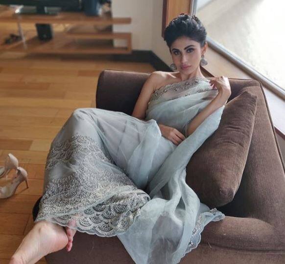 Mouni Roy to be part of Made In China, Will work with Rajkumar Rao मौनी रॉय को मिला 'मेड इन चाइना' का ऑफर, राजकुमार राव के साथ आएंगी नज़र