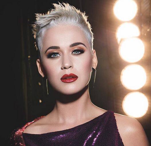 दरसअल अपनी एल्बम के लिए केटी ने लोगों की सकारात्मक प्रतिक्रियाओं की उम्मीद की थी लेकिन उस तरह से प्रतिक्रिया नहीं मिलने से उन्हें डिप्रेशन हो गया.   फोटोः इंस्टाग्राम