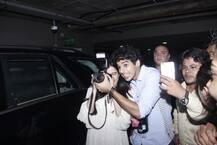 \'धड़क\' का प्रमोशन कर मुंबई वापस लौटे ईशान और जाह्वनी कपूर, एयरपोर्ट पर पैपराजी के साथ की मस्ती