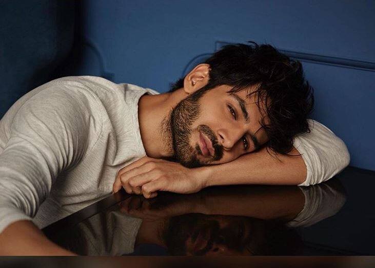 kartik aryan is out from karan johar's upcoming film कार्तिक आर्यन की टीम ने कर दी ये गलती, हाथ से निकली करण जौहर की फिल्म