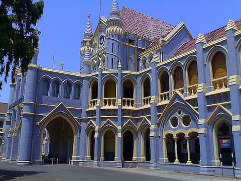 HC का आदेश, उमा, दिग्वजय समेत 4 पूर्व मुख्यमंत्रियों को छोड़ना पड़ेगा सरकारी बंगला HC का आदेश, उमा, दिग्वजय समेत 4 पूर्व मुख्यमंत्रियों को छोड़ना पड़ेगा सरकारी बंगला