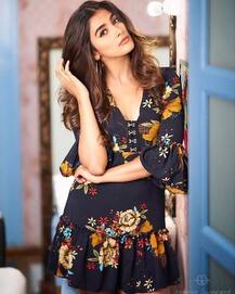 एक्ट्रेस पूजा हेगड़े ने शेयर किया अपकमिंग फिल्म \'सक्षम\' का पोस्टर, इस अंदाज में आ रही हैं नजर