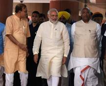 अविश्वास प्रस्ताव पर चर्चा और वोटिंग कल, जानें किसके पाले में है कौन सी पार्टी?