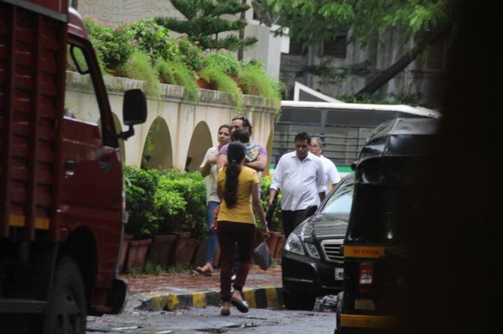  बता दें कि तैमूर को उनके पिता बहुत प्यार करते हैं. (तस्वीर: मानव मंगलानी)