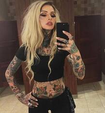 तस्वीरों में देखिए कैसे टैटू को लिबास बनाया इन हसीनाओं ने