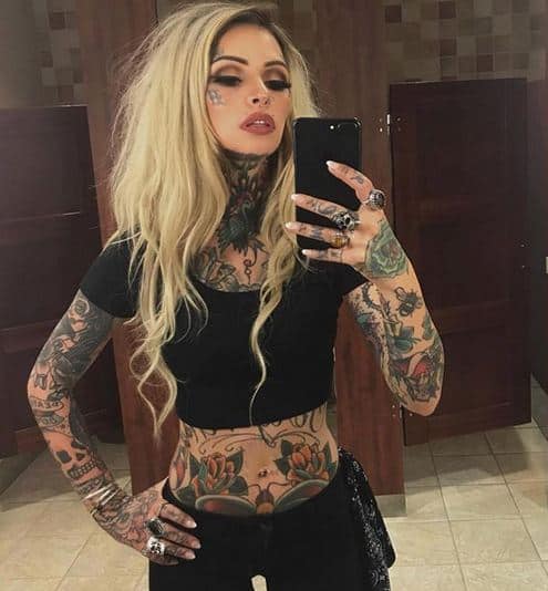 आज हम आपको उन हसीनाओं से मिलवाने जा रहे हैं जिन्होंने टैटू को अपने बदन पर गुदवाया है. फोटोः इंस्टाग्राम