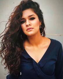 गाड़ी से उतर डांस करने का ट्रेंड है जोरों पर, अब इस हसीना ने पोस्ट की अपनी वीडियो