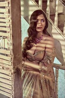 इंडियन लुक में नजर आईं ये बॉलीवुड हसीनाएं, लग रही हैं बेहद खूबसूरत