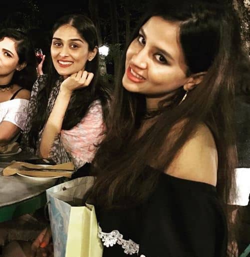 जी हां, साक्षी सिंह धोनी का तस्वीरें खिंचवाने का एक अलग स्टाइल है. फोटोः इंस्टाग्राम