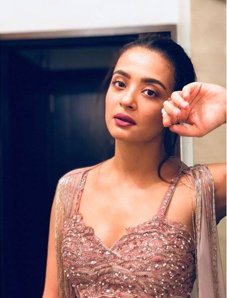 उन्हें 'हेट स्टोरी 2', 'अगली' और '24' से काफी फेम मिला था. वो साल 2008 में टीवी के रियलिटी शो 'एक खिलाड़ी एक हसीना' में भी दिख चुकी हैं. (तस्वीर: इंस्टाग्राम)