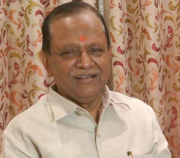 UP cabinet minister Rajendra Pratap seeks help from CM Yogi AdityaNath for money यूपी के कैबिनेट मंत्री ने पैसों के लिए सीएम योगी से लगाई मदद की गुहार