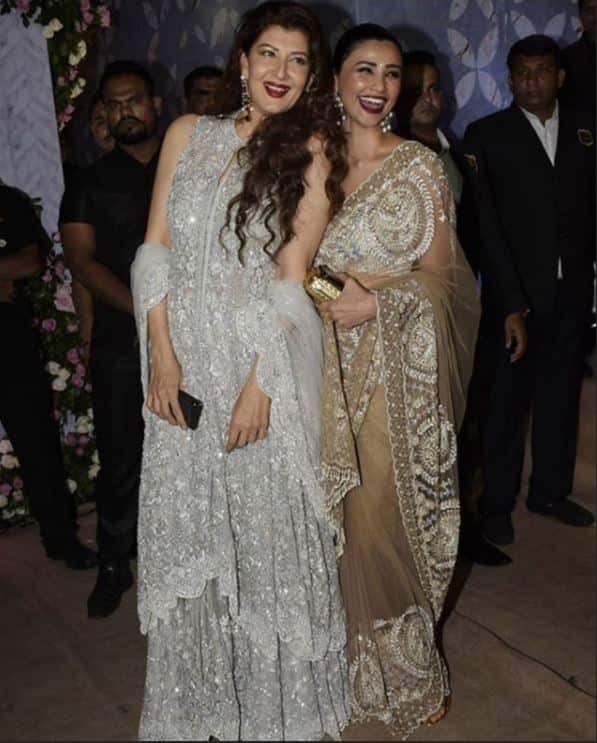 संगीत बिजलानी और डेशी शाह ने तस्वीरों के लिए एक साथ पोज़ भी दिया. (तस्वीर: मानव मंगलानी)