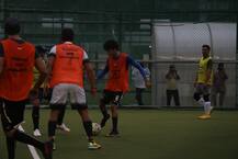 IN PICS: ईशान खट्टर और एमएस धोनी ने खेला फुटबॉल मैच, बॉलीवुड की कई हस्तियां भी हुईं शामिल