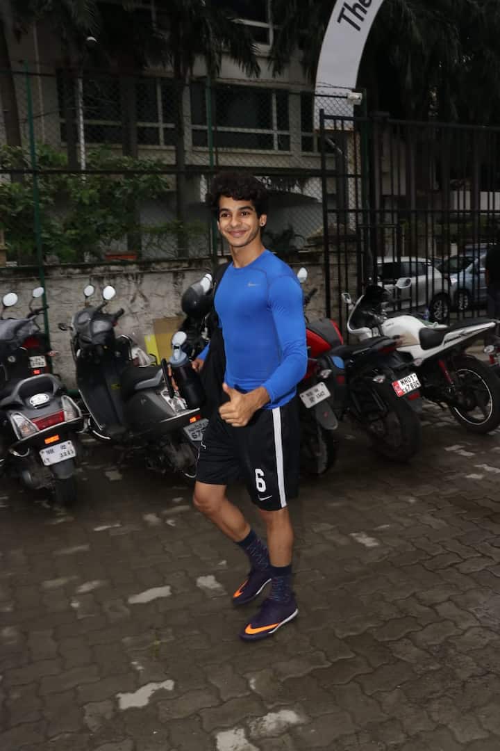 फुटबॉल मैच से पहले ईशान खट्टर. (तस्वीर मानव मंगलानी)