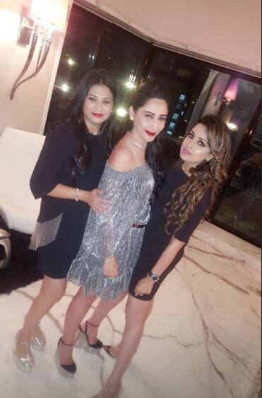 मान्यता ने अपना जन्ममदिन पूरे परिवार के साथ मनाया. जिसमें उनके कुछ करीबी दोस्त शामिल हुए. 