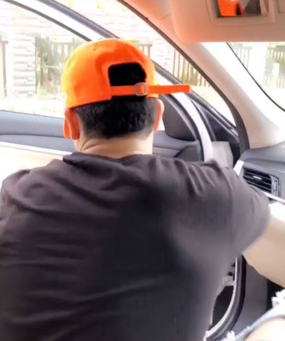 हाल ही में ये खबर आईं थी कि प्रियंक मॉडल-एक्ट्रेस दिव्या अग्रवाल को डेट कर रहे हैं. बताया जाता है कि दोनों की मुलाकात रियलिटी शो स्पिल्टविला-10 में हुई. (तस्वीर-इंस्टाग्राम)