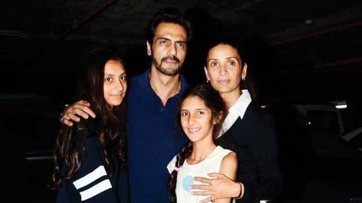 अर्जुन और मेहर ने 1998 में शादी की थी और दोनों की दो बेटियां महिका और माइरा हैं. शादी टूटने के बाद दोनों ने एक बयान जारी करते हुए कहा कि भले ही वे अलग हो गए हैं लेकिन जरूरत पड़ने पर खासकर अपने बच्चों के लिए हमेशा एक-दूसरे का साथ देंगे। दोनों ने कहा कि हम एक परिवार की तरह है. रिश्ते भले ही खत्म हो जाए, लेकिन प्यार खत्म नहीं होता. 