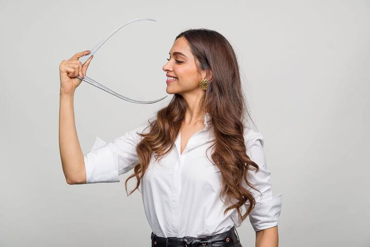 खेल दिग्गज प्रकाश पादुकोण की बेटी दीपिका ने 'ओम शांति ओम' के साथ बॉलीवुड की दुनिया में कदम रखा था. अपनी यात्रा की शुरुआत से ही उन्हें सफलता हासिल हुई.