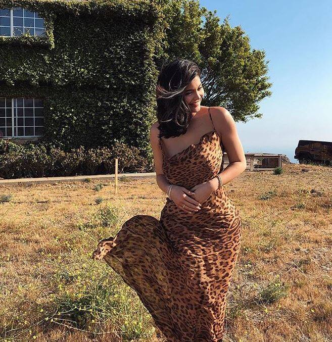 दुनिया की सबसे कम उम्र की अमीर महिलाओं में से एक बनने का गौरव हासिल करने के बाद अब फोर्ब्स के कवर पेज पर भी नजर आ चुकी हैं. (तस्वीर-इंस्टाग्राम)