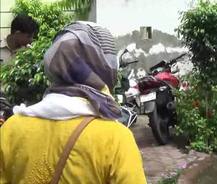 छेड़छाड़ के बाद लेखिका से बोला प्रकाशक- पहले हमें खुश करो तब छपेगी किताब