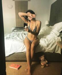 टीवी एक्ट्रेस बिंकी फैलस्टेड के बिकिनी अवतार की तस्वीरें हो रही हैं वायरल, देखें