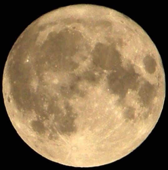 इस बार चंद्रग्रहण में पृथ्वी के कारण सूर्य की थोड़ी सी भी रोशनी चंद्रमा पर नहीं पड़ेगी. फोटोः गूगल फ्री इमेज