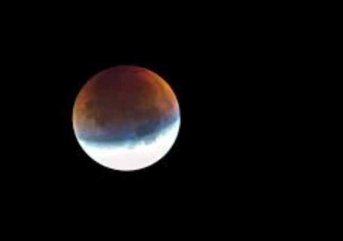 चंद्र ग्रहण के दौरान चंद्रमा पृथ्वी की छाया में रहेगा. इस बार चंद्र ग्रहण का प्रभाव ज्यादा होगा. चंद्र ग्रहण के दौरान मंगल पृथ्वी के सबसे पास होगा. फोटोः गूगल फ्री इमेज