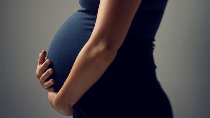 गर्भपात का खतरा- वजन बढ़ने के कारण गर्भपात का खतरा भी बढ़ जाता है. अत्यधिक वजन के कारण कई बार आईवीएफ ट्रीटमेंट में भी परेशानी आती है. फोटोः गूगल फ्री इमेज