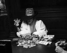 हैप्पी बर्थडे: ग्लैमर की वजह से चर्चा में रहती हैं जेनिफर लोपेज, देखें तस्वीरें