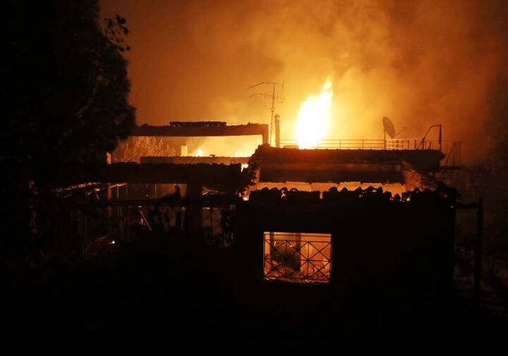 बता दें कि मरने वालों में 16 बच्चे भी शामिल हैं. (तस्वीर: एपी)