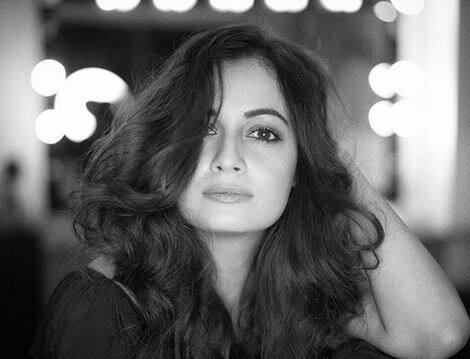 बॉलीवुड एक्ट्रेस दीया मिर्ज़ा आजकल अफ्रीका में घूम रही है. वहां से दीया ने कुछ तस्वीरें पोस्ट की हैं और स्वाहिली भाषा बोलने वाले लोगों की कुछ खासियत बताई हैं. फोटोः इंस्टाग्राम