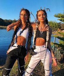 प्यार हो तो ऐसा! हर काम साथ में करती हैं ये ट्विंस बहनें, यकीन ना हो तो तस्वीरों में खुद ही देख लीजिए