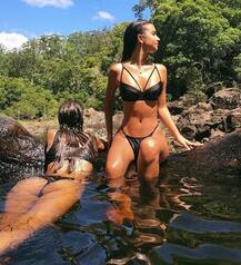 प्यार हो तो ऐसा! हर काम साथ में करती हैं ये ट्विंस बहनें, यकीन ना हो तो तस्वीरों में खुद ही देख लीजिए