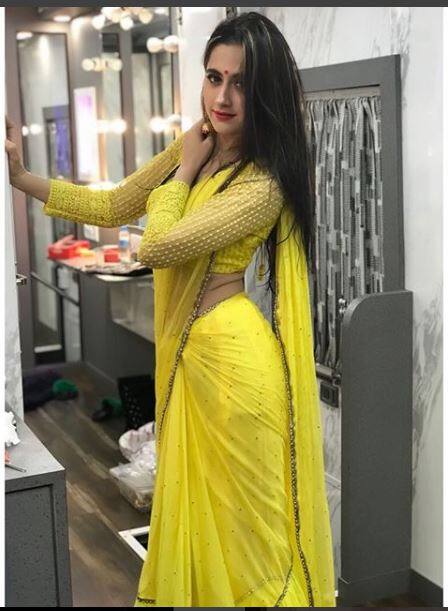 टीवी एक्ट्रेस संजीदा शेख की साड़ी में ये सेक्सी तस्वीर भी खूब पसंद की जा रही है.