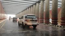 PHOTOS: झमाझम बारिश से रूकी दिल्ली-एनसीआर की रफ्तार