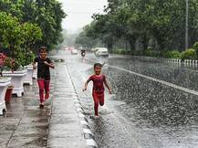 दिल्ली के मानसून की ये हैं ऐसी तस्वीरें जिसे देख आपका भी भीगने का मन करेगा