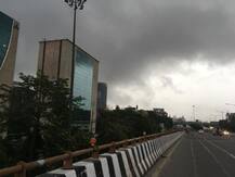 बारिश से सुहाना हुआ मौसम, मस्ती के मूड में नजर आए दिल्ली के लोग