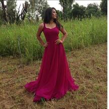 हॉटनेस के मामले में बॉलीवुड अभिनेत्रियों को भी मात देती हैं भोजपुरी एक्ट्रेस निधि झा, देखें तस्वीरें