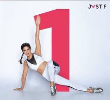 जैकलिन ने मोजोस्टार के साथ कपड़ों के कारोबार में रखा कदम, देखें तस्वीरें