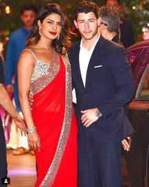 11 साल छोटे ब्वॉयफ्रेंड निक से प्रियंका ने की सगाई, देखिए अब तक की सबसे Romantic Photos