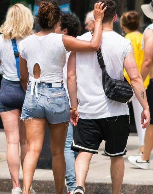 वहीं अब प्रियंका की सगाई की खबर पर विदेशी मीडिया ने मुहर लगा दी है.