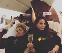 पहले टॉपलेस फोटो पोस्ट की, बाद में लिखा \'किसी के देखने लायक नहीं है ये तस्वीर\'