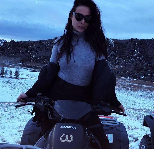  उन्होंने तस्वीर के कैप्शन में लिखा, 