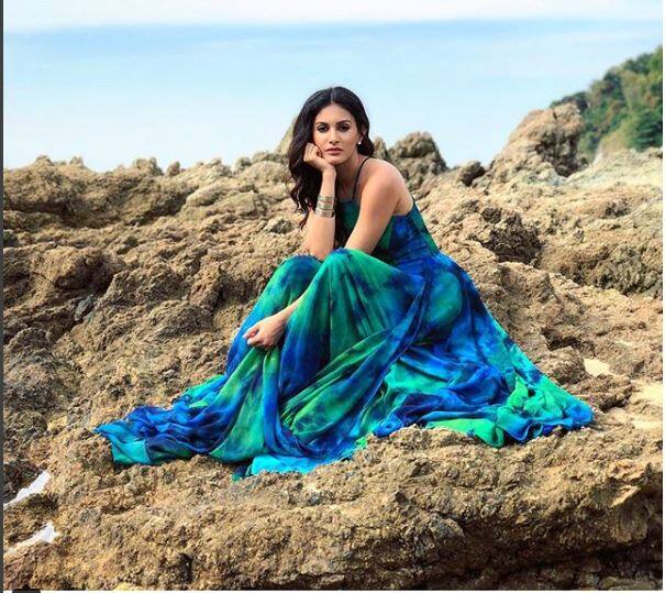 I do consider myself a feminist: Amyra Dastur खुद को नारीवादी मानती हैं अमायरा दस्तूर,मां को बताया सबसे मजबूत महिलाओं में से एक