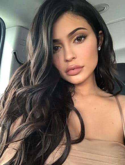 फोर्ब्स पत्रिका ने काइली के जल्द ही बिलेनियर बनने की भविष्यवाणी की है. टाइम पत्रिका ने 2015 में काइली को मोस्ट इन्फ्लुएंशल टीन का खिताब दिया था. फोटो : इंस्टाग्राम 