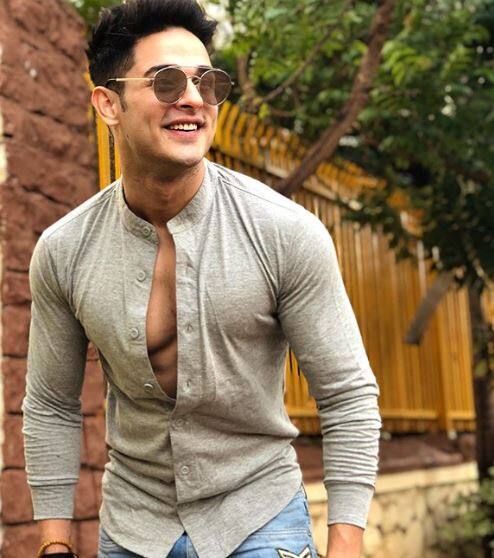 प्रियंक शर्मा ने इस चैलेंज को लेते हुए अलग गाने पर डांस किया है. फोटो : इंस्टाग्राम